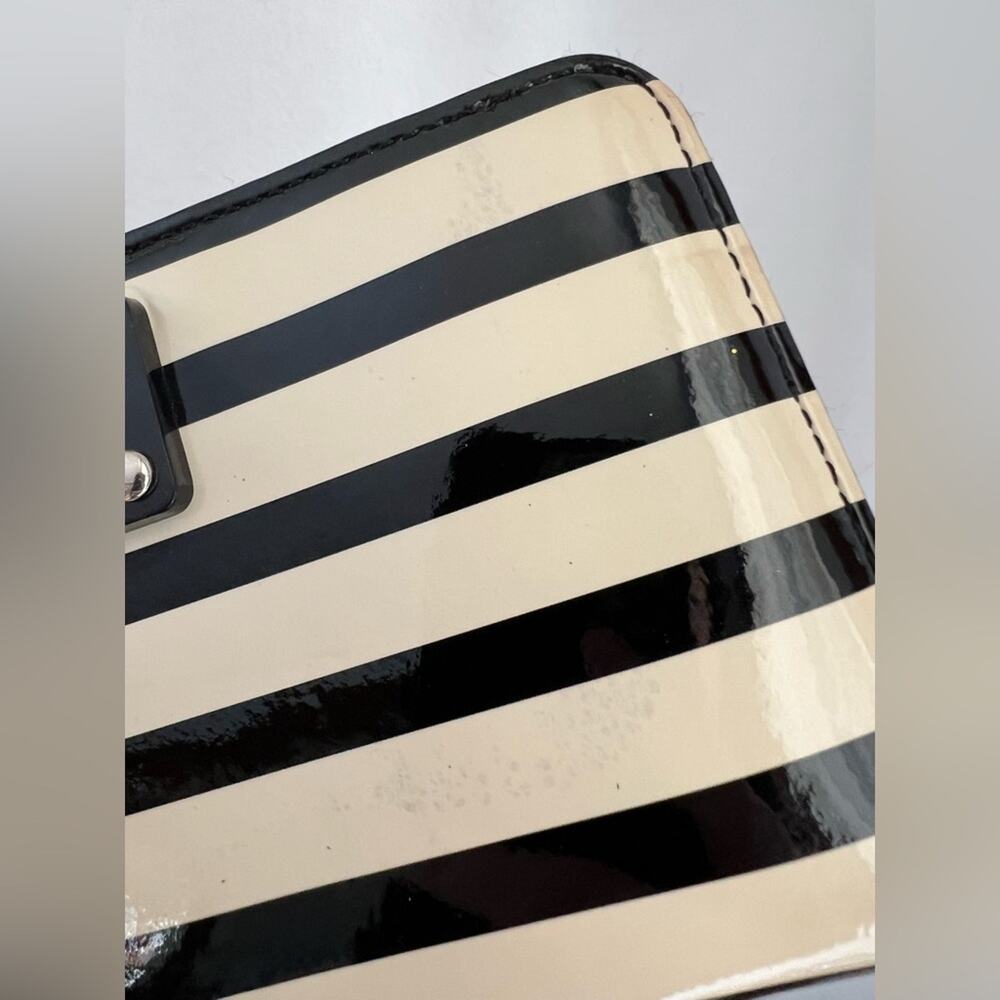 Kate Spade black and white striped patent leather wallet long zip top preppy - Picture 8 of 8